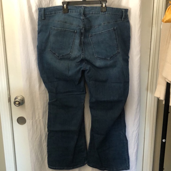 Old Navy Women’s 20 Short High Rise Flare Denim - Picture 4 of 7